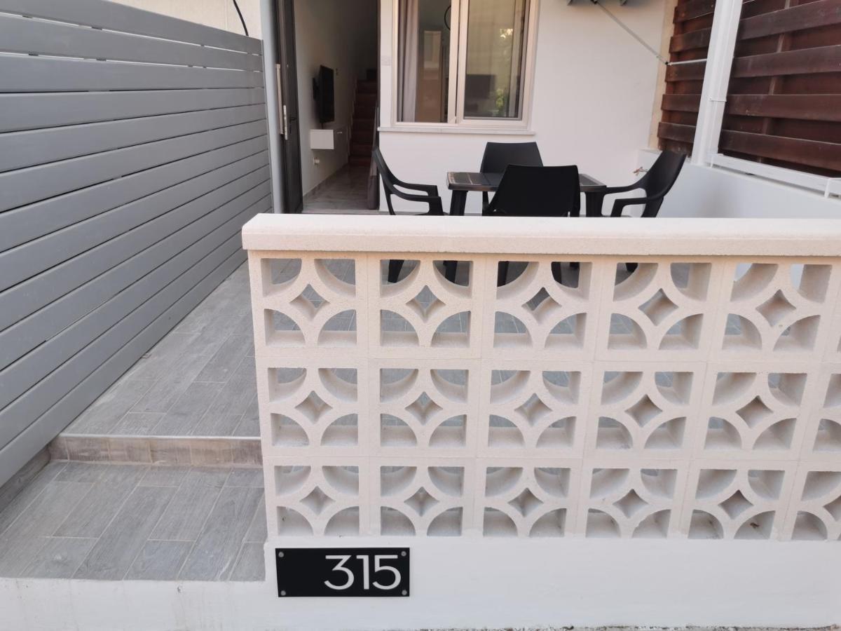 Eros Maisonette In Latchi Area Just 700 Meters Or One-Minute Drive From Polis Municipal Beach Eksteriør bilde