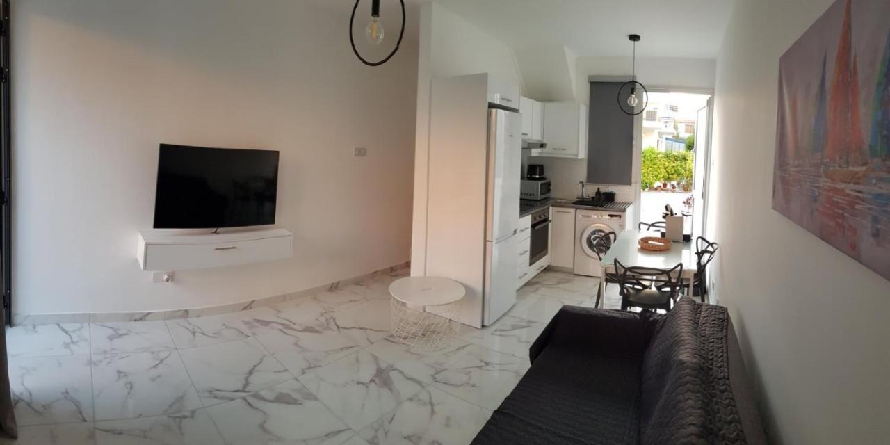 Eros Maisonette In Latchi Area Just 700 Meters Or One-Minute Drive From Polis Municipal Beach Eksteriør bilde